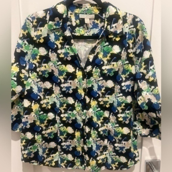 Dana Buchman Tops - Dana Buchman Size L Button Up Floral Print Collar Stretch Blouse Blue White
